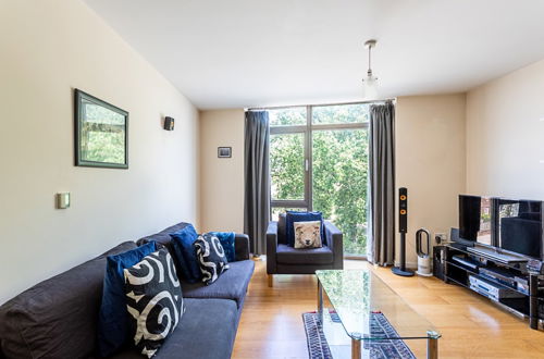 Photo 21 - Modern 1 Bedroom Apartment in West London