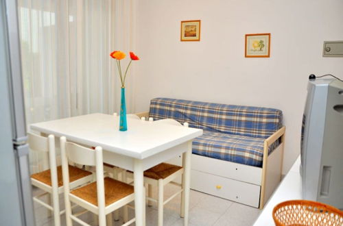 Photo 2 - Welcoming Flat With Private Garden - Beahost