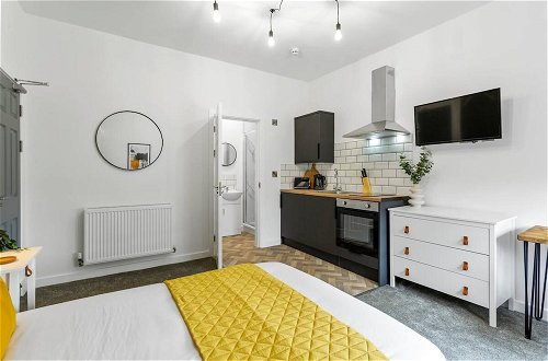Foto 16 - En-suite Room With Separate Kitchen in Nottingham