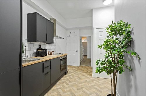 Foto 13 - En-suite Room With Separate Kitchen in Nottingham