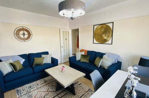 Photo 12 - Family 4-bed Apartment in Dawlish With Sea View