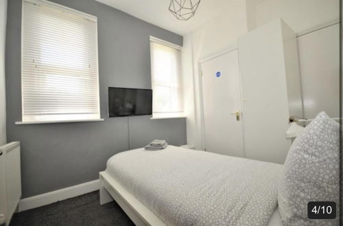 Photo 3 - Charming 1-bed Studio in London