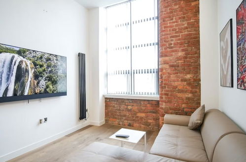 Photo 18 - Immaculate 1-bed Apartment in Manchester