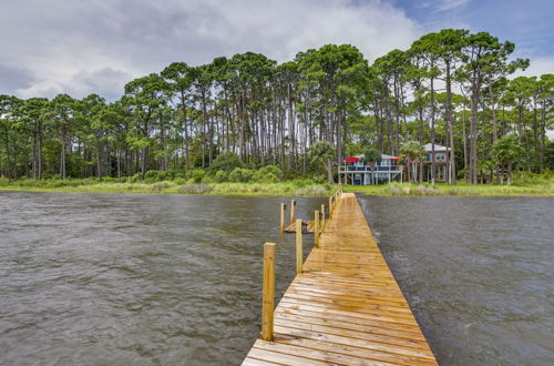 Foto 13 - Carrabelle Retreat w/ Boat Dock + Views of Gulf