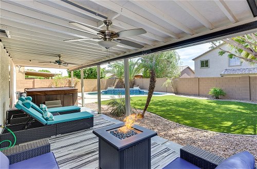 Foto 5 - Beautiful Surprise Home w/ Private Pool & Grill