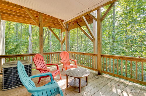 Foto 11 - Stunning Blue Ridge Mountain Retreat: Deck & Grill