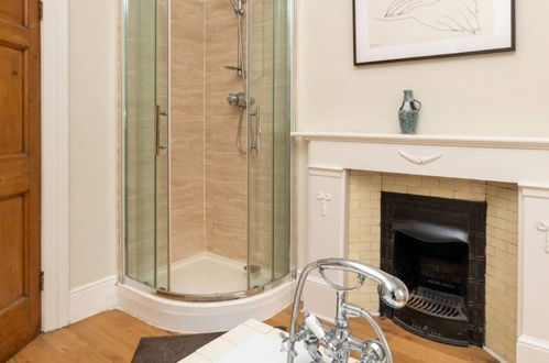 Photo 38 - Gorgeous 6BD House - 2 Mins From South Kensington