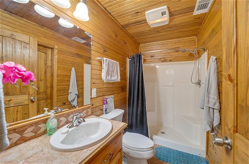 Photo 22 - Lake Eufaula Cabin w/ Hot Tub & Large Deck