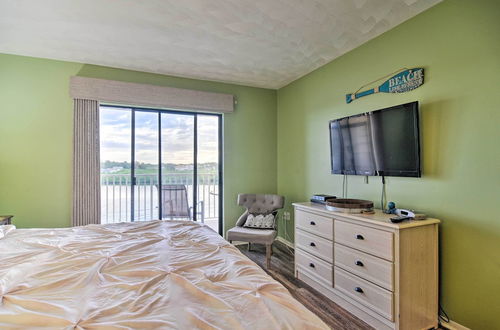 Photo 7 - Sunny Indian Shores Condo w/ Balcony & Views