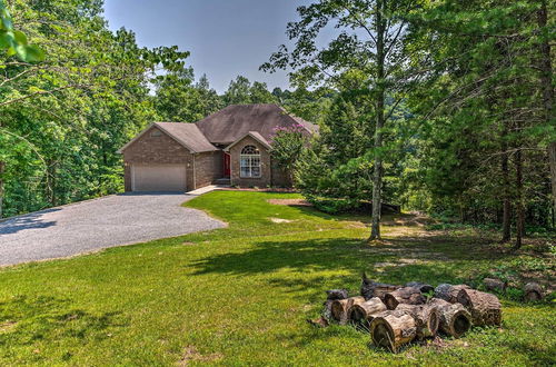 Photo 5 - Luxe Lake Cumberland Retreat w/ Decks on 1 Acre