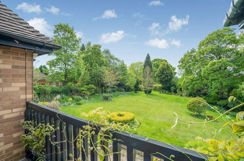 Photo 2 - Luxury Designer Mansion in West Midlands Countryside