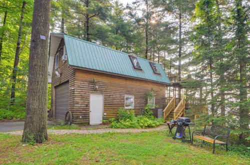 Foto 22 - Lakefront Harrisville Cabin w/ Dock & Decks