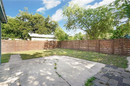 Foto 13 - Amazing Fully Fenced Home Only 1 7 mi to Downtown