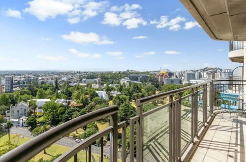 Photo 8 - Bright One Bedroom Beauty With Balcony