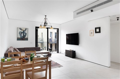 Photo 14 - Elegant 2BD Apartment in Jaffa Area