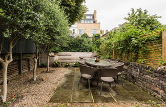 Photo 2 - Chic Wandsworth Home With Patio