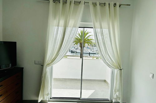 Photo 22 - Lagos Marina View Studio Apartment on Main Avenue