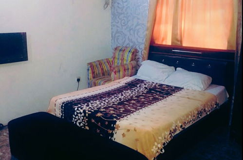 Foto 6 - Room in House - Unrivaled Comfort at Val's Residence With King-sized bed