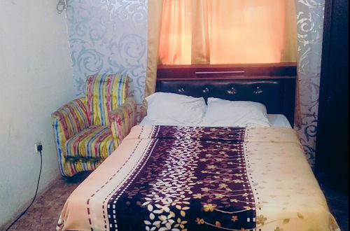 Foto 5 - Room in House - Unrivaled Comfort at Val's Residence With King-sized bed