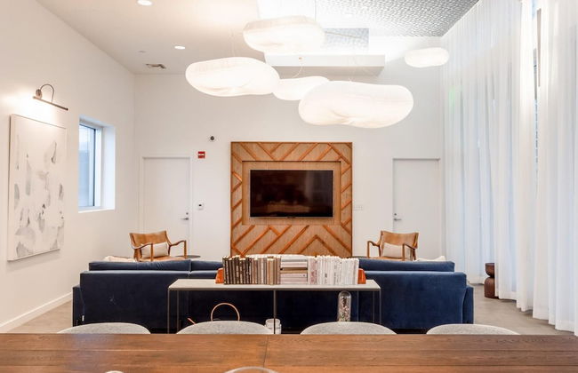 Austin Breathtaking 1BD 1BA 2nd Street District Apartment - Photo 23