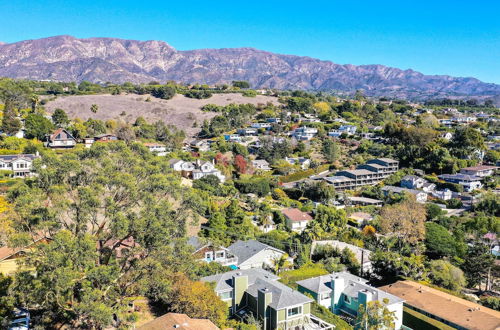 Photo 16 - Cozy Cali Condo, Walk to Summerland Beach