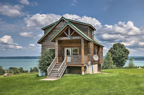 Foto 19 - Cozy Cayuga Lake Cabin w/ Views < 1 Mi to Wineries