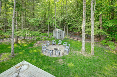 Foto 33 - Serene Pentwater Getaway w/ Yard Near Lakes