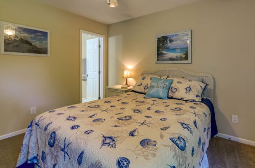 Photo 2 - Charming Emerald Isle Escape < 1 Mi to Beach