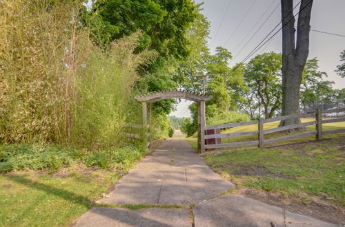 Foto 20 - Vacation Rental w/ Porch & Views of Lake Erie