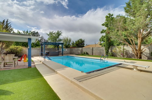 Photo 13 - Albuquerque Oasis: Pool, Hot Tub & Putting Green