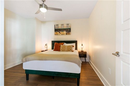 Photo 22 - Fully Furnished 4-Bedroom Condo in NOLA Unit 515