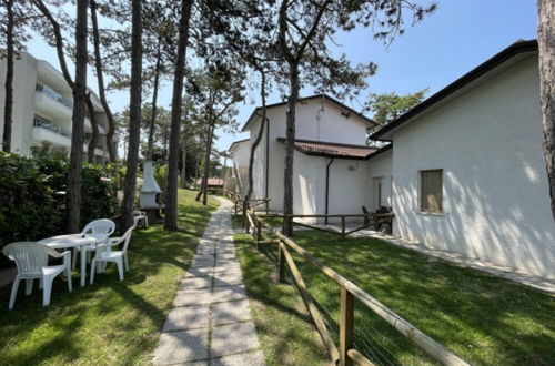 Foto 14 - Large Villa With Garden Near the sea