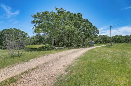 Foto 8 - Scenic La Grange Tiny Home on 22 Acres By Wineries