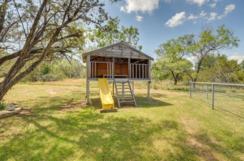 Photo 17 - Pet-friendly Texas Home w/ Furnished Patio & Grill
