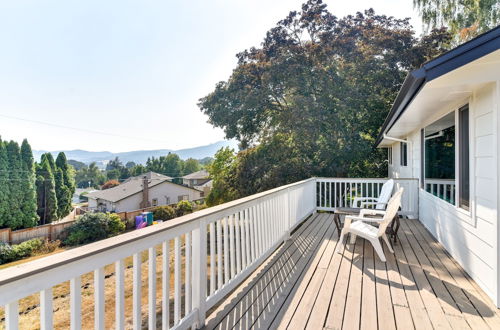 Foto 21 - Serene Forest Grove Home w/ Deck & Stunning Views