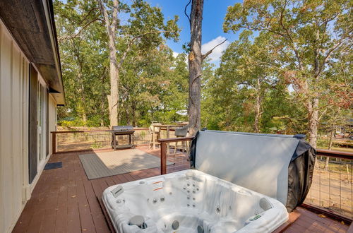 Photo 16 - Malakoff Retreat w/ Hot Tub & Lake Access