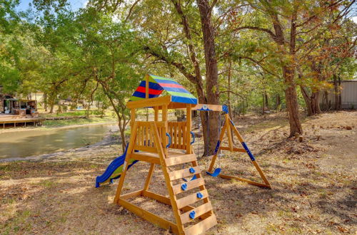 Photo 11 - Malakoff Retreat w/ Hot Tub & Lake Access