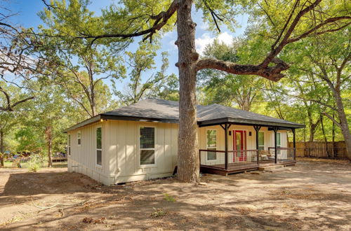 Photo 9 - Malakoff Retreat w/ Hot Tub & Lake Access