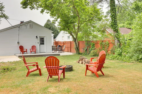 Foto 26 - Chippewa Lake Cottage w/ Fire Pit