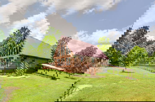 Foto 3 - Secluded Nathalie Cabin w/ Yard & Nature Views