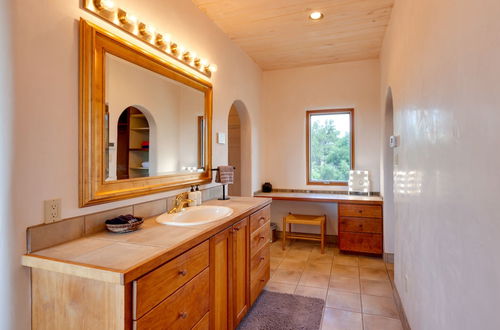 Photo 31 - New Mexico Retreat w/ Hot Tub & Mountain Views