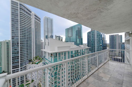 Photo 16 - Luxurious Pool at The Club Brickell Bay