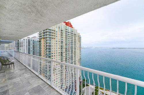 Foto 18 - Luxurious Pool at The Club Brickell Bay