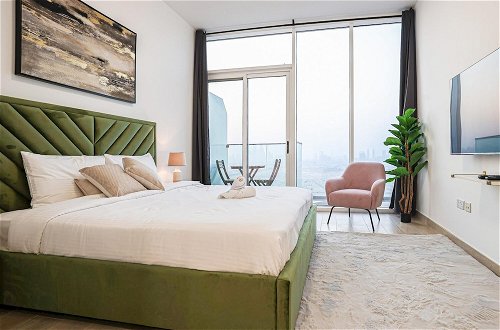Foto 15 - Elite LUX Holiday Homes - Bloom Studio Luxury Meets Leisure in JVC Dubai