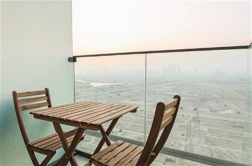 Photo 11 - Elite LUX Holiday Homes - Bloom Studio Luxury Meets Leisure in JVC Dubai
