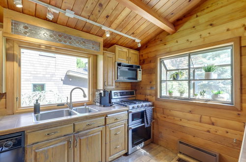 Photo 4 - Cozy Provo Retreat With a Charming Fireplace