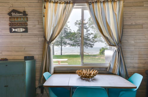 Photo 11 - Cozy Beachfront Cottage on Lake Ontario