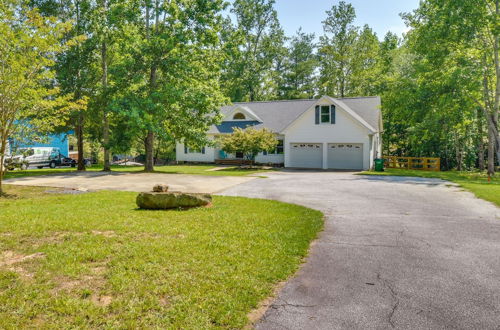 Photo 13 - South Carolina Retreat w/ Fireplace & Lake Access