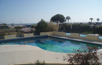 Photo 1 - flat in a Seafront Building With Swimming Pool