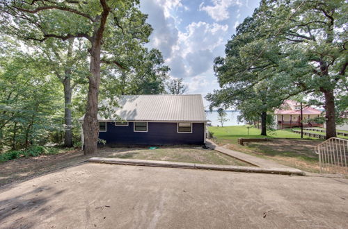 Foto 8 - Home On Lake Bob Sandlin w/ Private Boat Dock